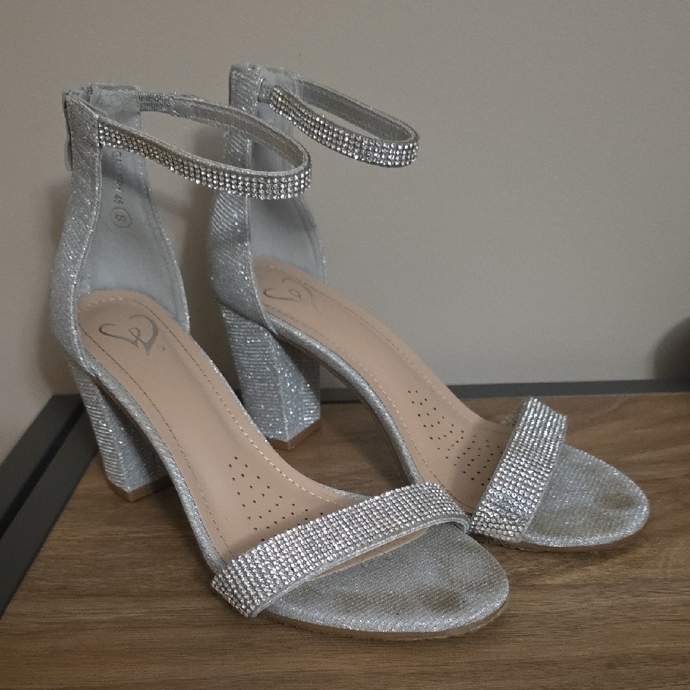 Windsor Silver Glitter Heels for Special Occasions